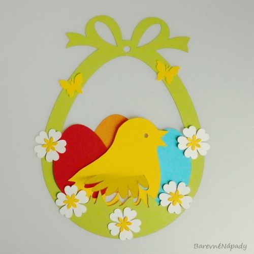 Velikonoční vajíčka a kuřátko_papírová dekorace.JPG