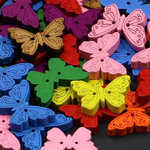 barevné dřevěné knoflíky motýlci