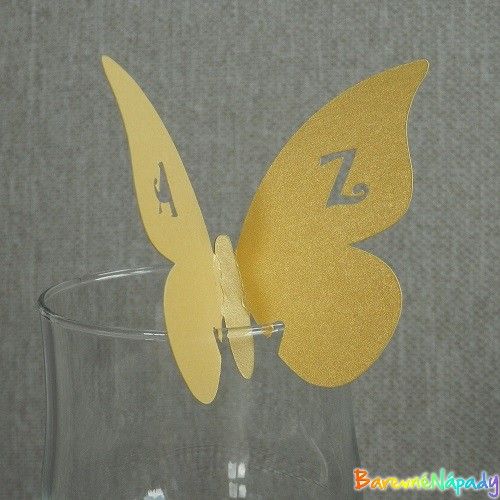 motýl s iniciály_zlatý_na skleničce