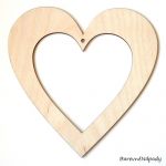 Velké dřevěné srdce s výřezem